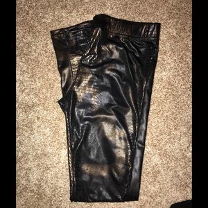 Black and gold leggings